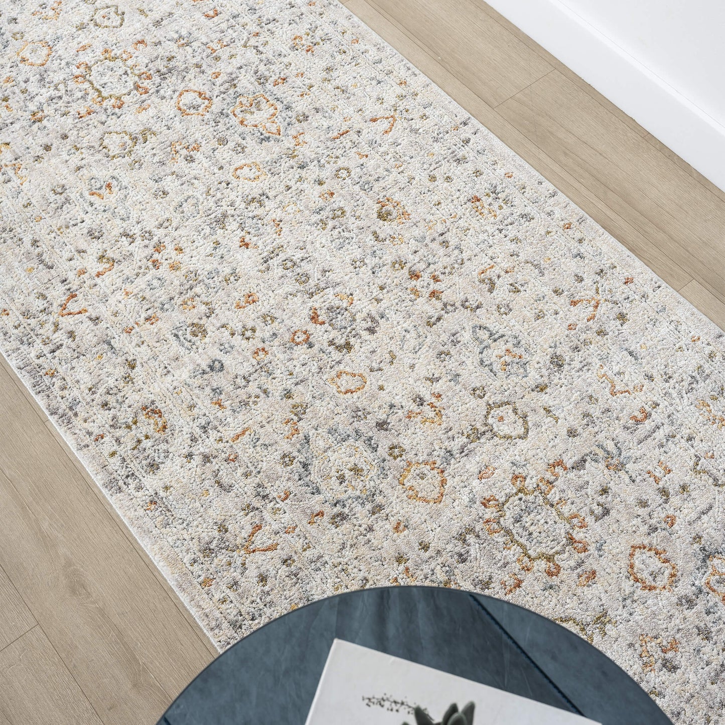 Adelia 638 Ivory Runner